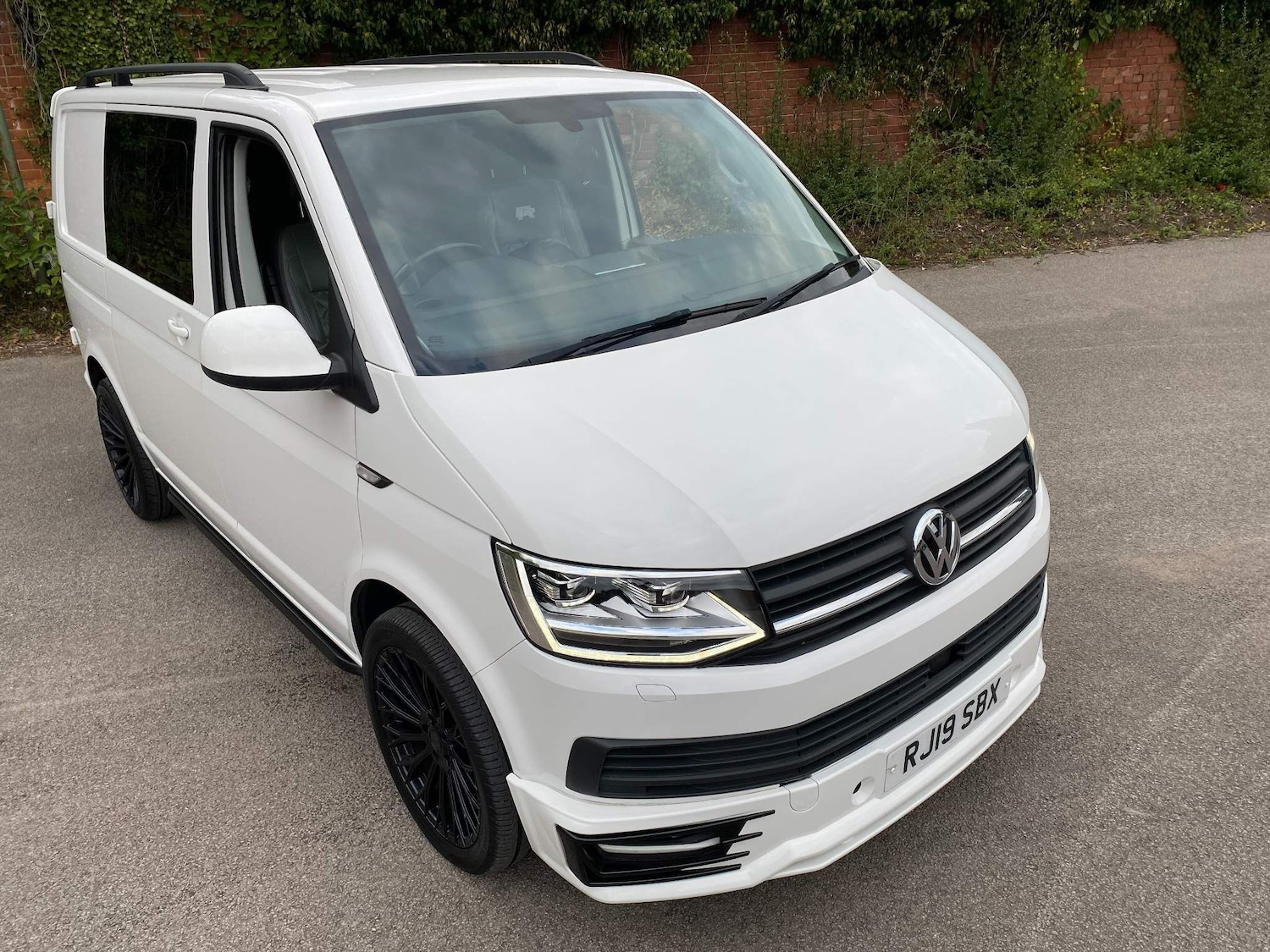 Used Volkswagen Transporter 2019 for sale - 76990753: Photo 1