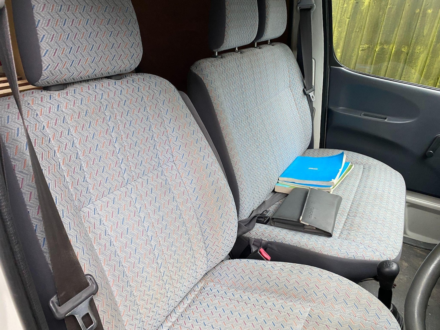 Used Toyota HiAce 2001 for sale - 76800785: Photo 2