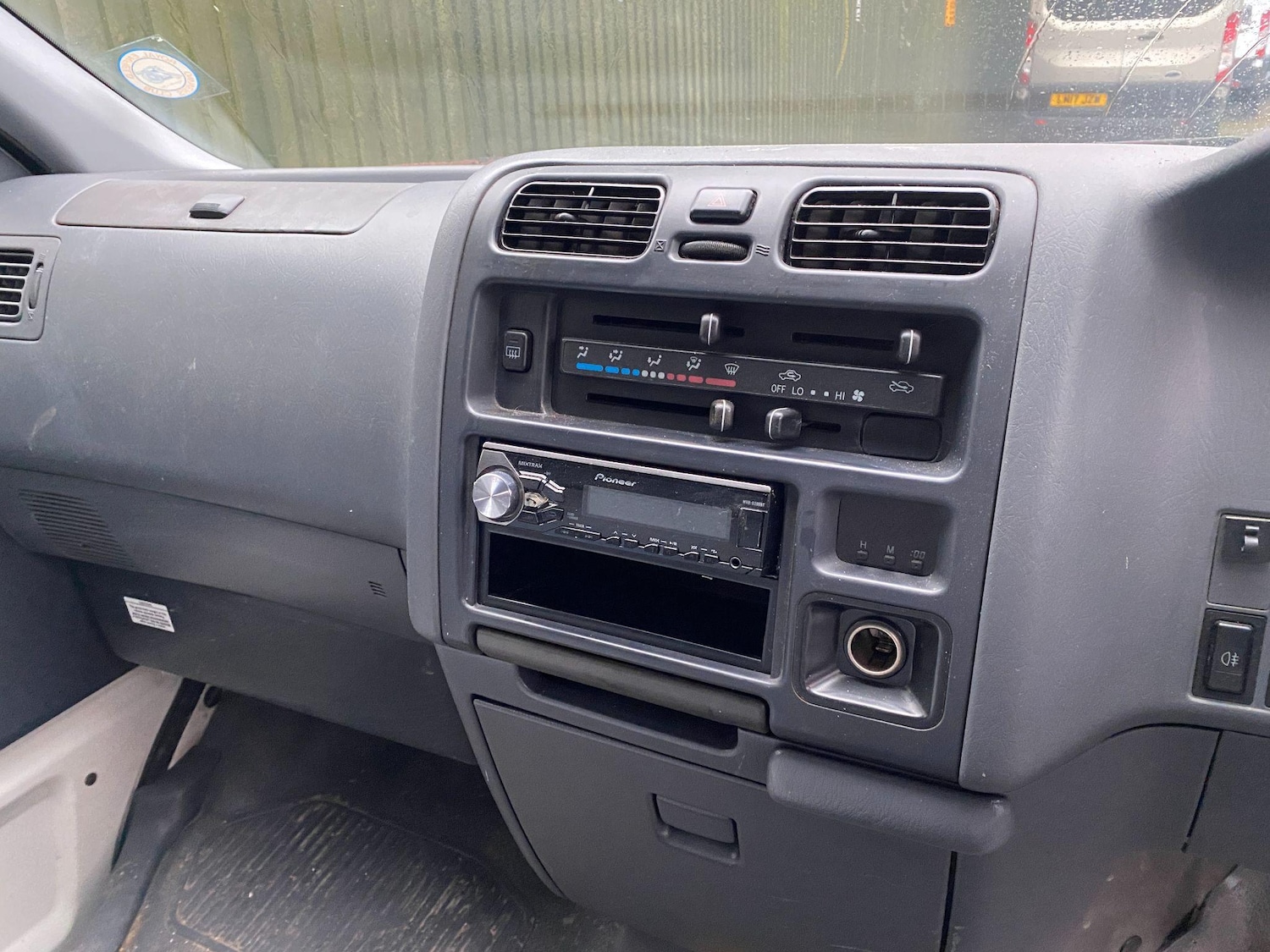 Used Toyota HiAce 2001 for sale - 76800785: Photo 3