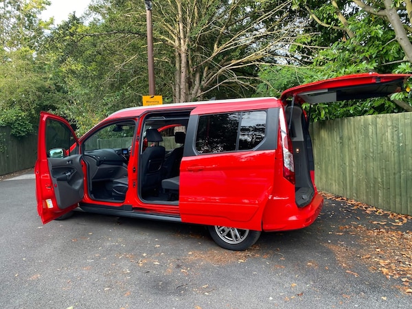 Used Ford Grand Tourneo Connect 2021 for sale - 75481298: Photo 3