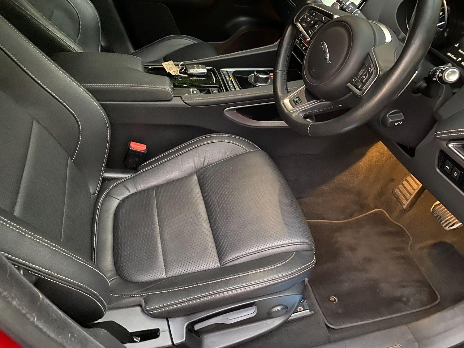 Used Jaguar F-Pace 2019 for sale - 76899418: Photo 7