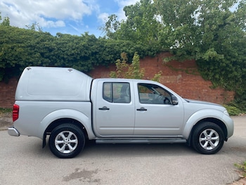 Nissan - Navara