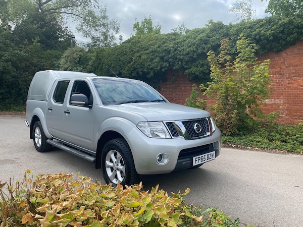 Used Nissan Navara 2015 for sale - 75646104: Photo 2