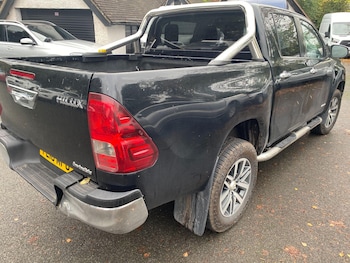 Used Toyota Hilux 2018 for sale - 76550320: Photo