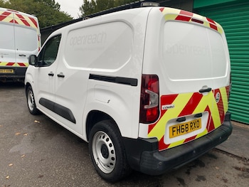 Used Vauxhall Combo 2019 for sale - 76239354: Photo 2