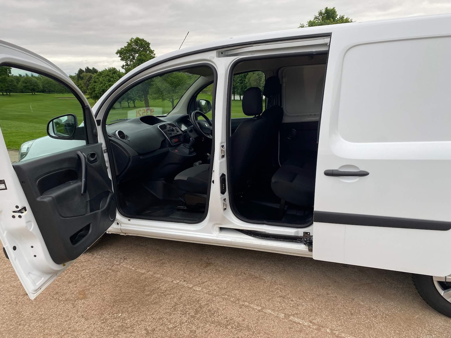 Used Renault Kangoo Maxi 2017 for sale - 76389383: Photo 1