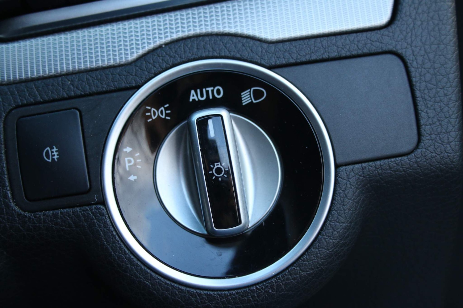 Used Mercedes-Benz E Class 2014 for sale - 76990268: Photo 22