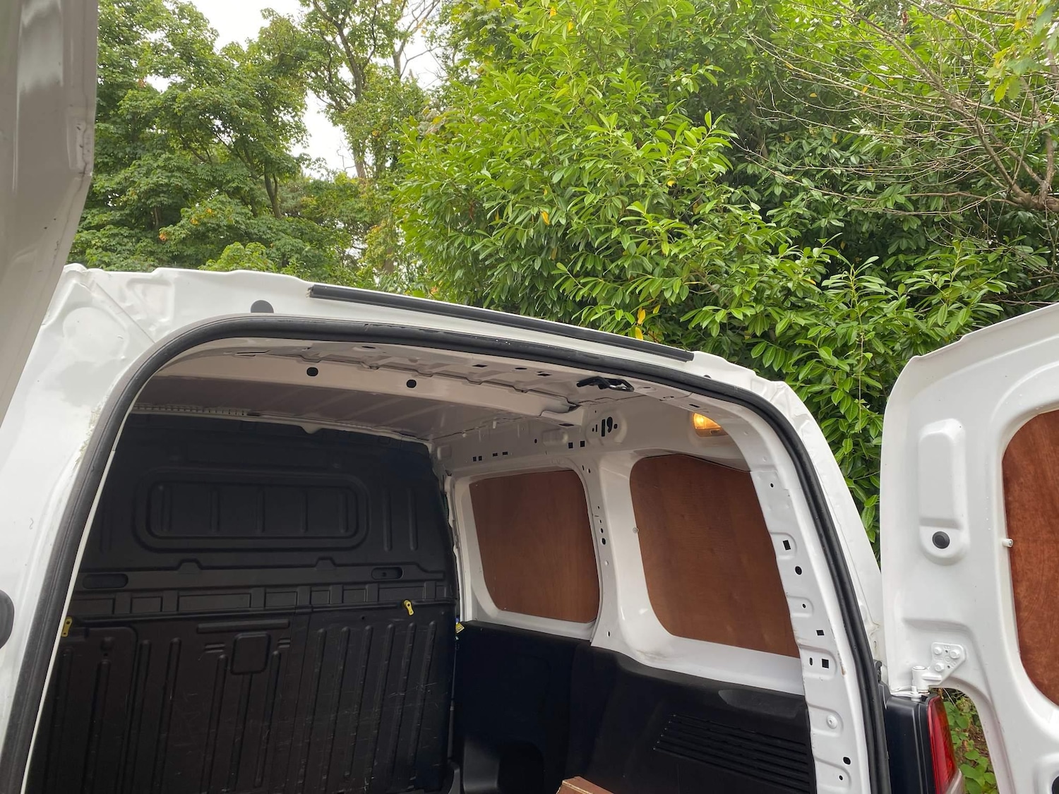 Used Peugeot Partner 2021 for sale - 76994438: Photo 11