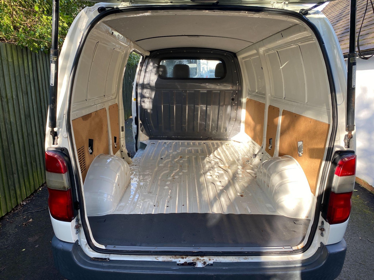 Used Toyota HiAce 2004 for sale - 76269670: Photo 15