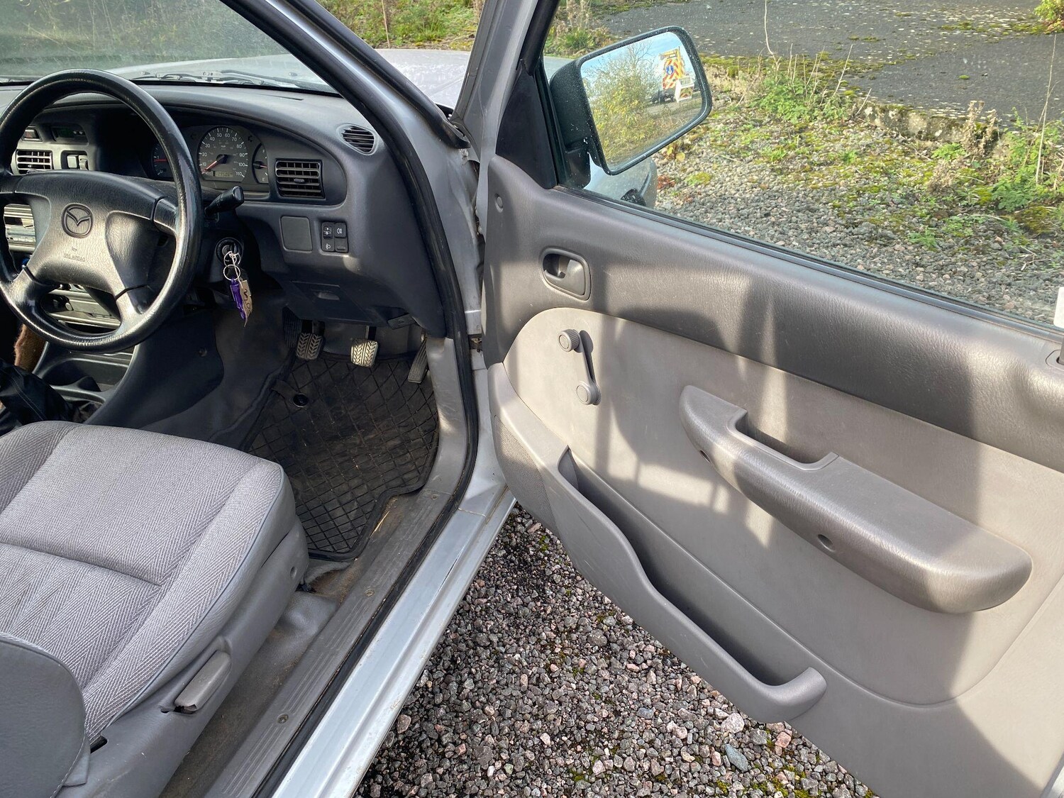 Used Mazda B2200 1999 for sale - 76425573: Photo 10