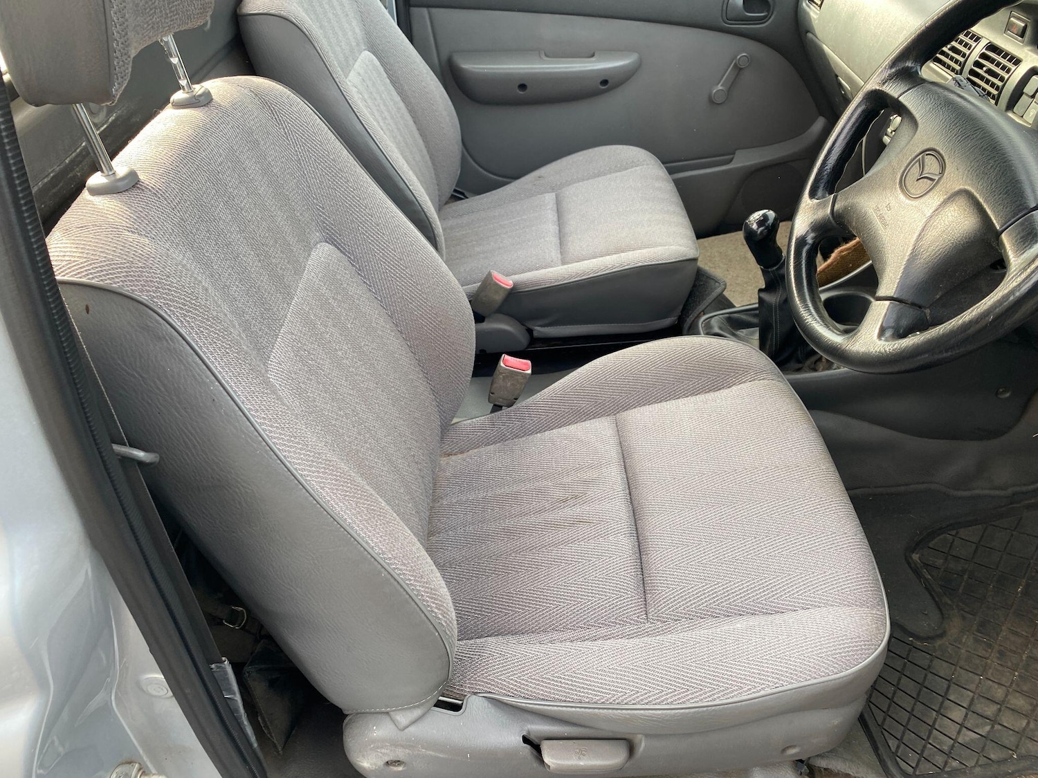 Used Mazda B2200 1999 for sale - 76425573: Photo 9