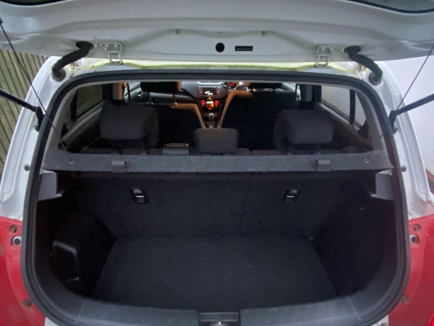 Used Suzuki Swift 2013 for sale - 76832482: Photo 9