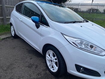 Used Ford Fiesta 2017 for sale - 76512876: Photo