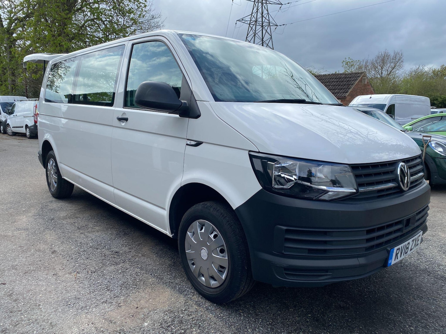 Used Volkswagen Transporter Shuttle for sale - 78135575: Photo 1