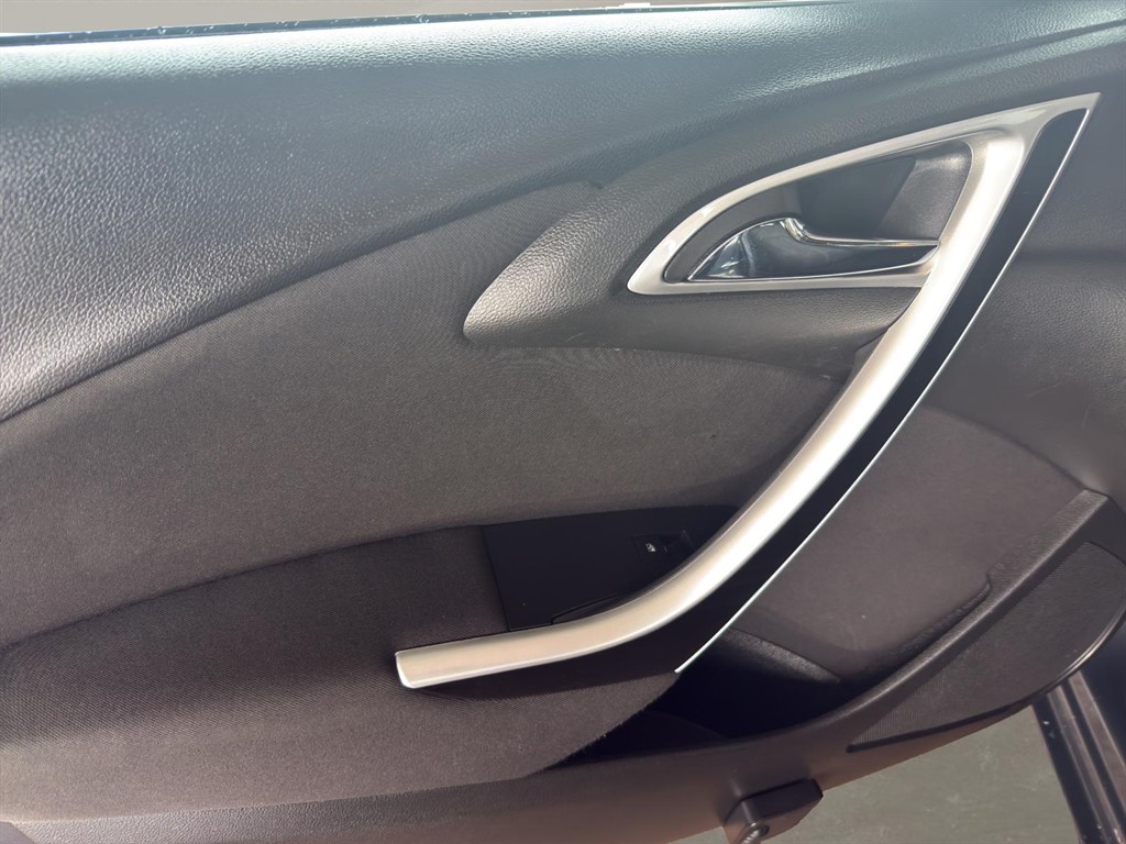 Used Vauxhall Astra 2013 for sale - 77945471: Photo 15