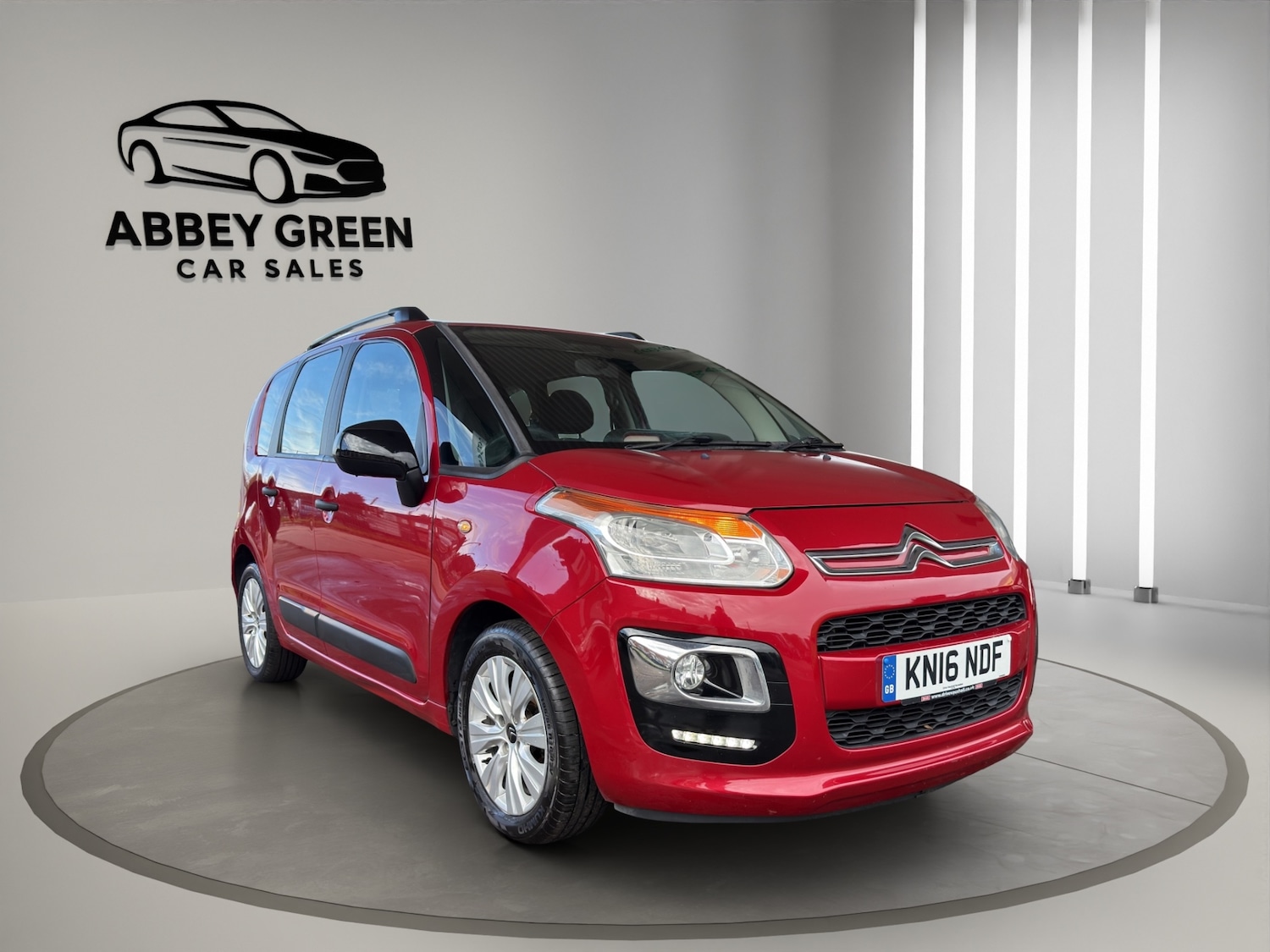 Used Citroen C3 Picasso 2016 for sale - 76352237: Photo 2