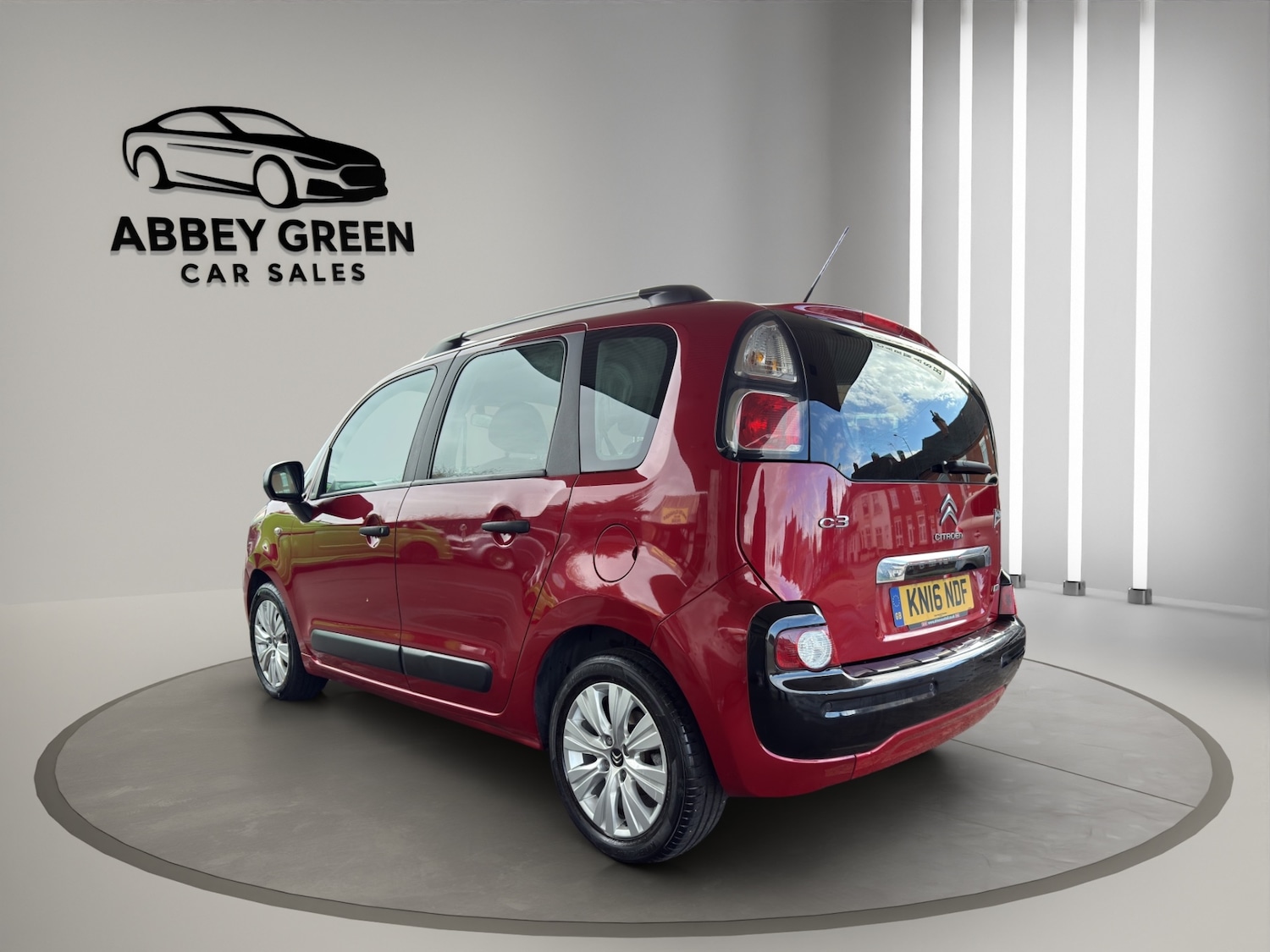 Used Citroen C3 Picasso 2016 for sale - 76352237: Photo 3
