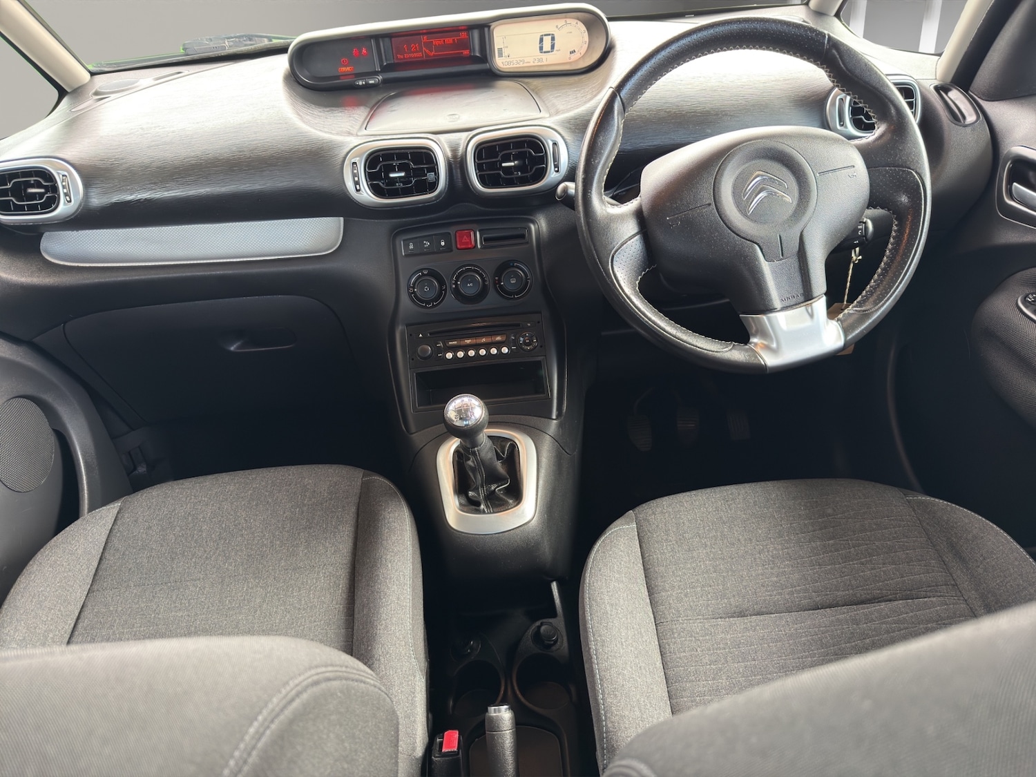 Used Citroen C3 Picasso 2016 for sale - 76352237: Photo 8