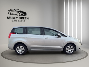Used Peugeot 5008 2011 for sale - 75869509: Photo