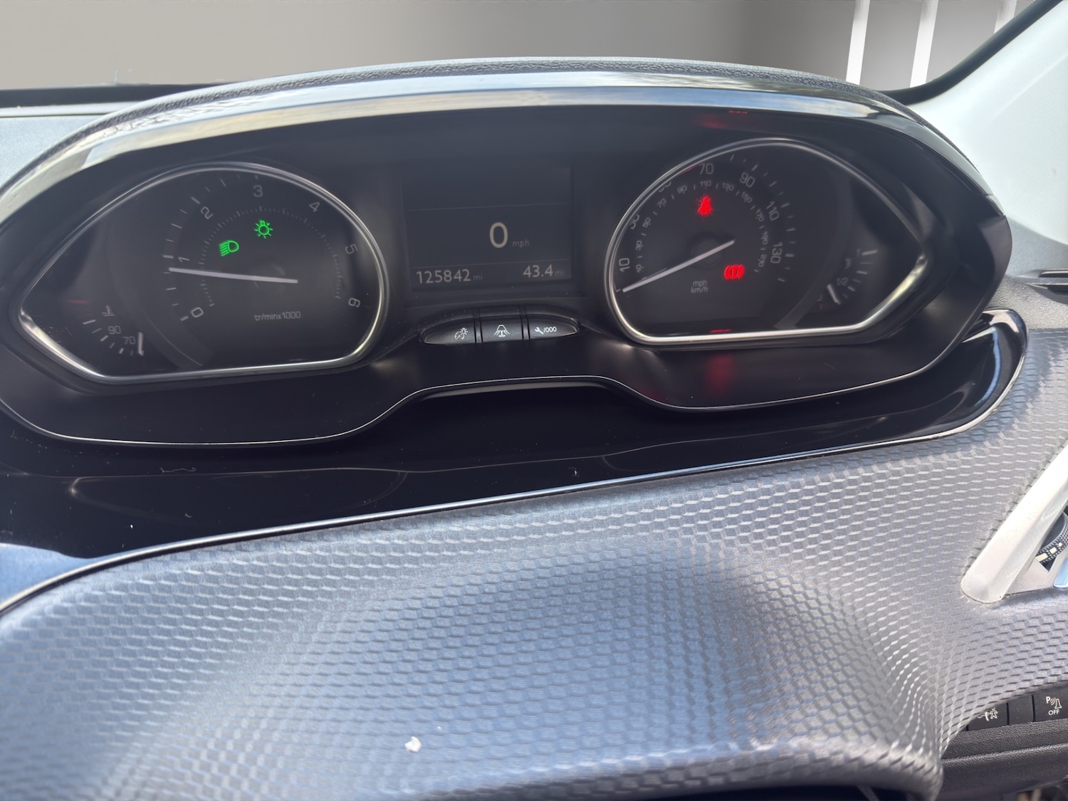 Used Peugeot 2008 2014 for sale - 77019050: Photo 13