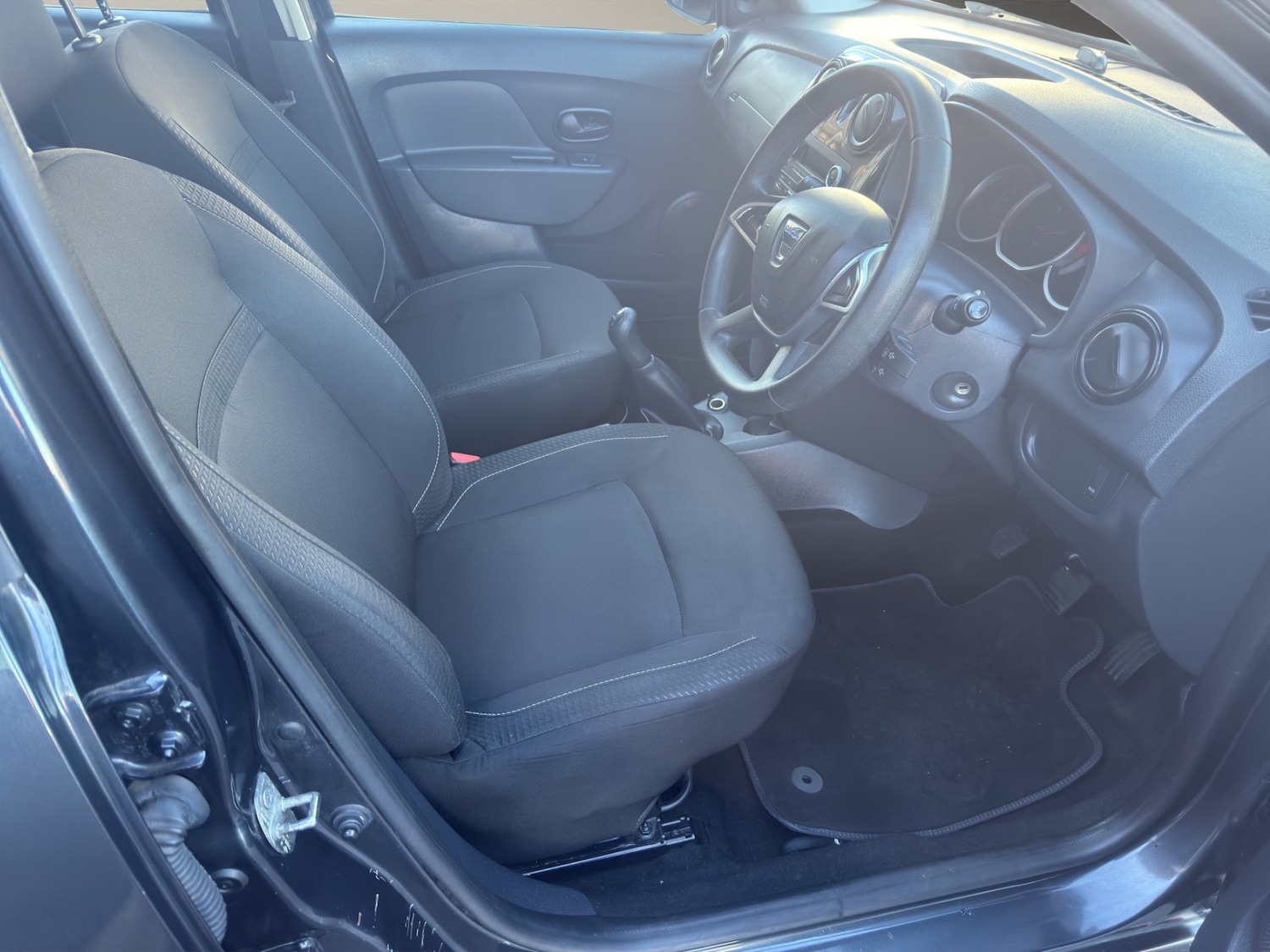 Used Dacia Sandero 2017 for sale - 76734621: Photo 9