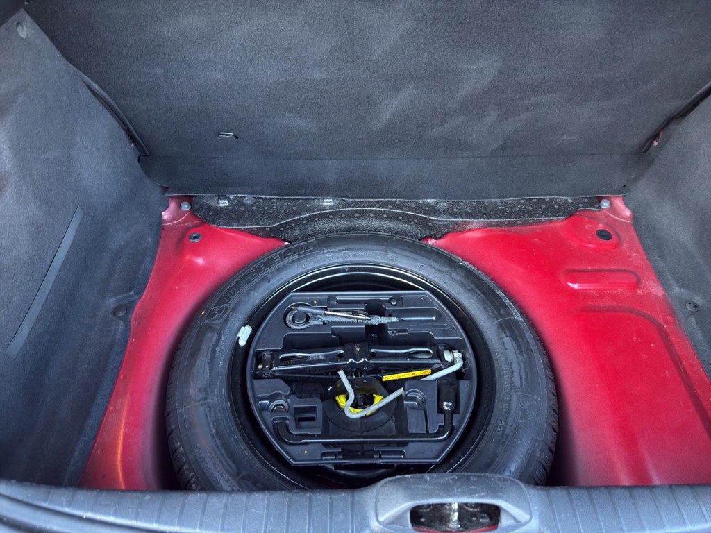 Used Peugeot 208 2013 for sale - 77945461: Photo 17