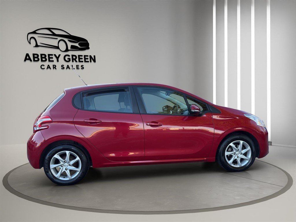 Used Peugeot 208 2013 for sale - 77945461: Photo 6