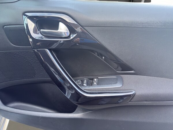 Used Peugeot 208 2014 for sale - 76156626: Photo 11