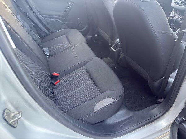 Used Peugeot 208 2014 for sale - 76156626: Photo 14