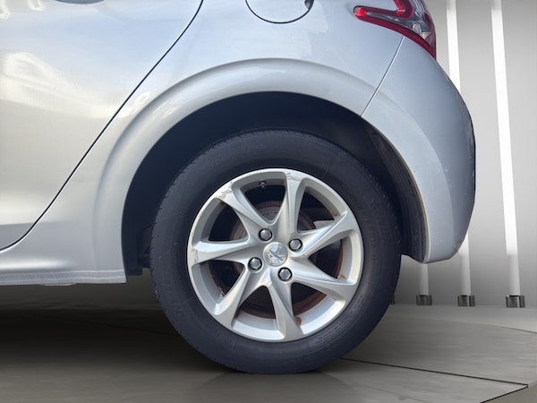 Used Peugeot 208 2014 for sale - 76156626: Photo 17
