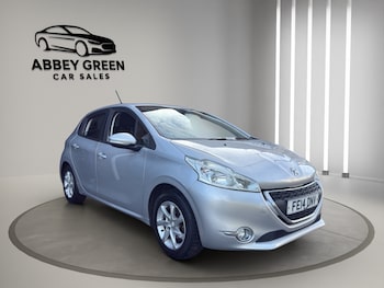 Used Peugeot 208 2014 for sale - 76156626: Photo 2