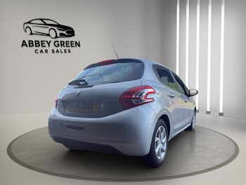 Used Peugeot 208 2014 for sale - 76156626: Photo 4