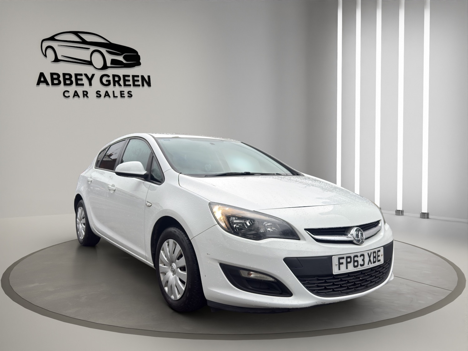 Used Vauxhall Astra 2013 for sale - 77677158: Photo 2