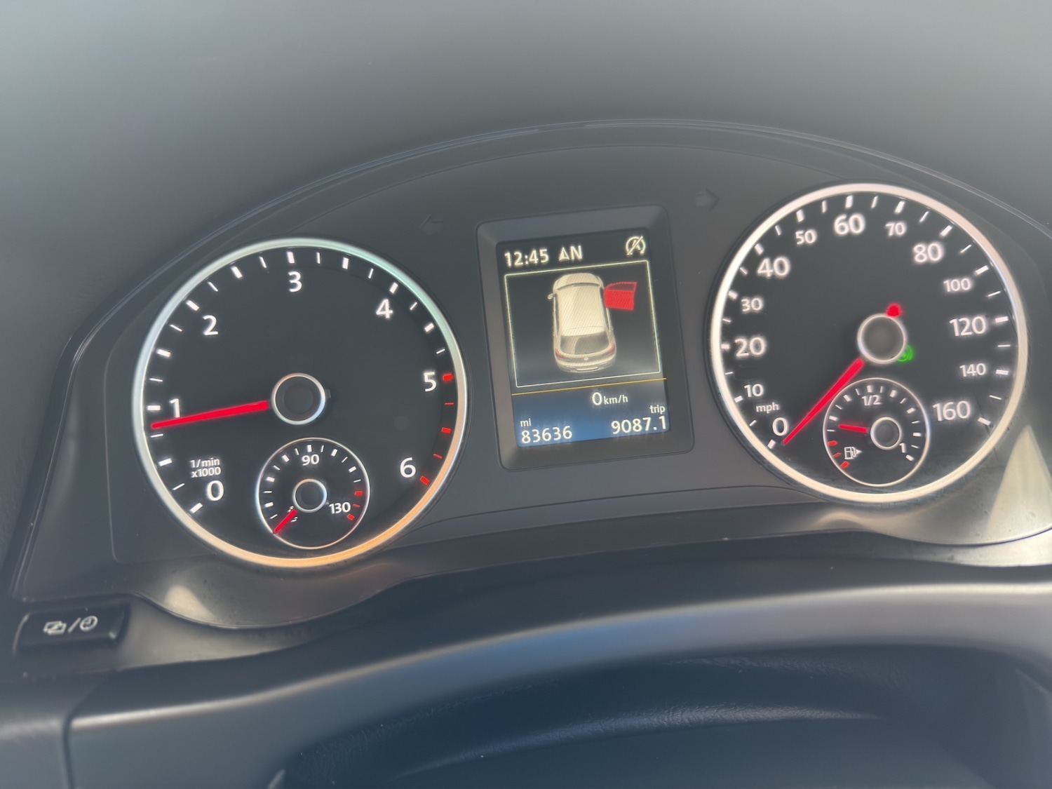 Used Volkswagen Tiguan 2015 for sale - 76352160: Photo 9