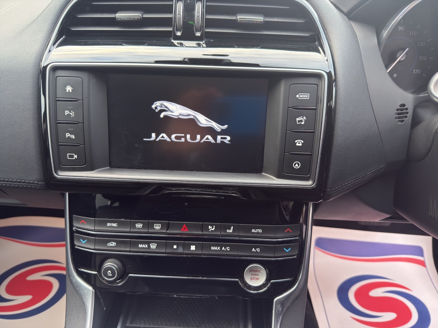 Used Jaguar XE 2017 for sale - 77069072: Photo 12