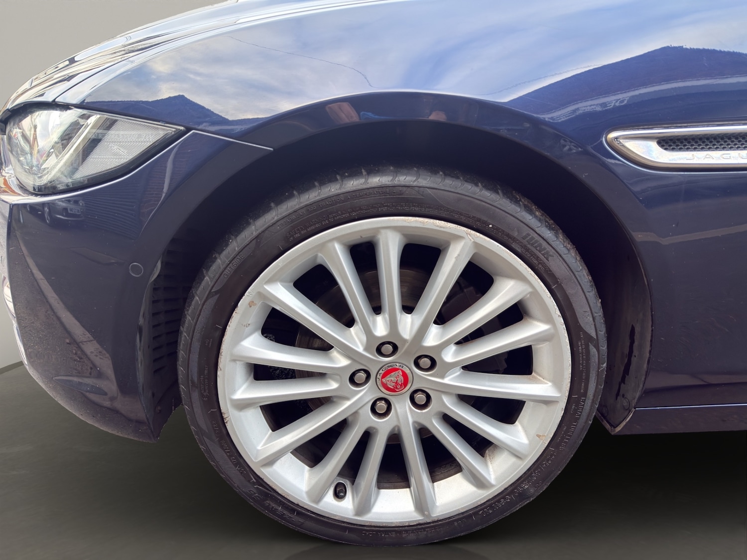 Used Jaguar XE 2017 for sale - 77069072: Photo 20