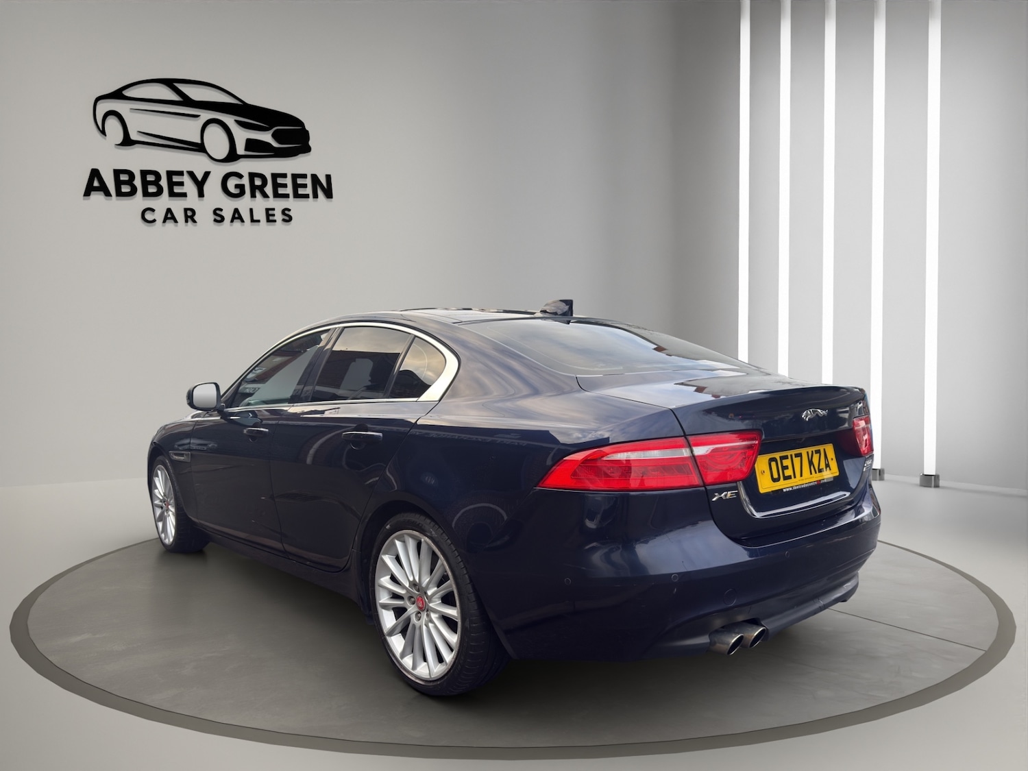 Used Jaguar XE 2017 for sale - 77069072: Photo 5