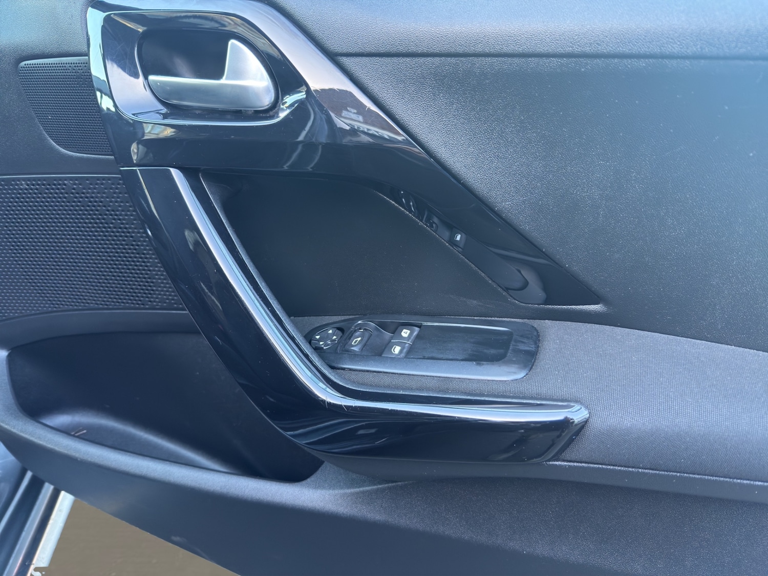 Used Peugeot 208 2014 for sale - 76982631: Photo 10