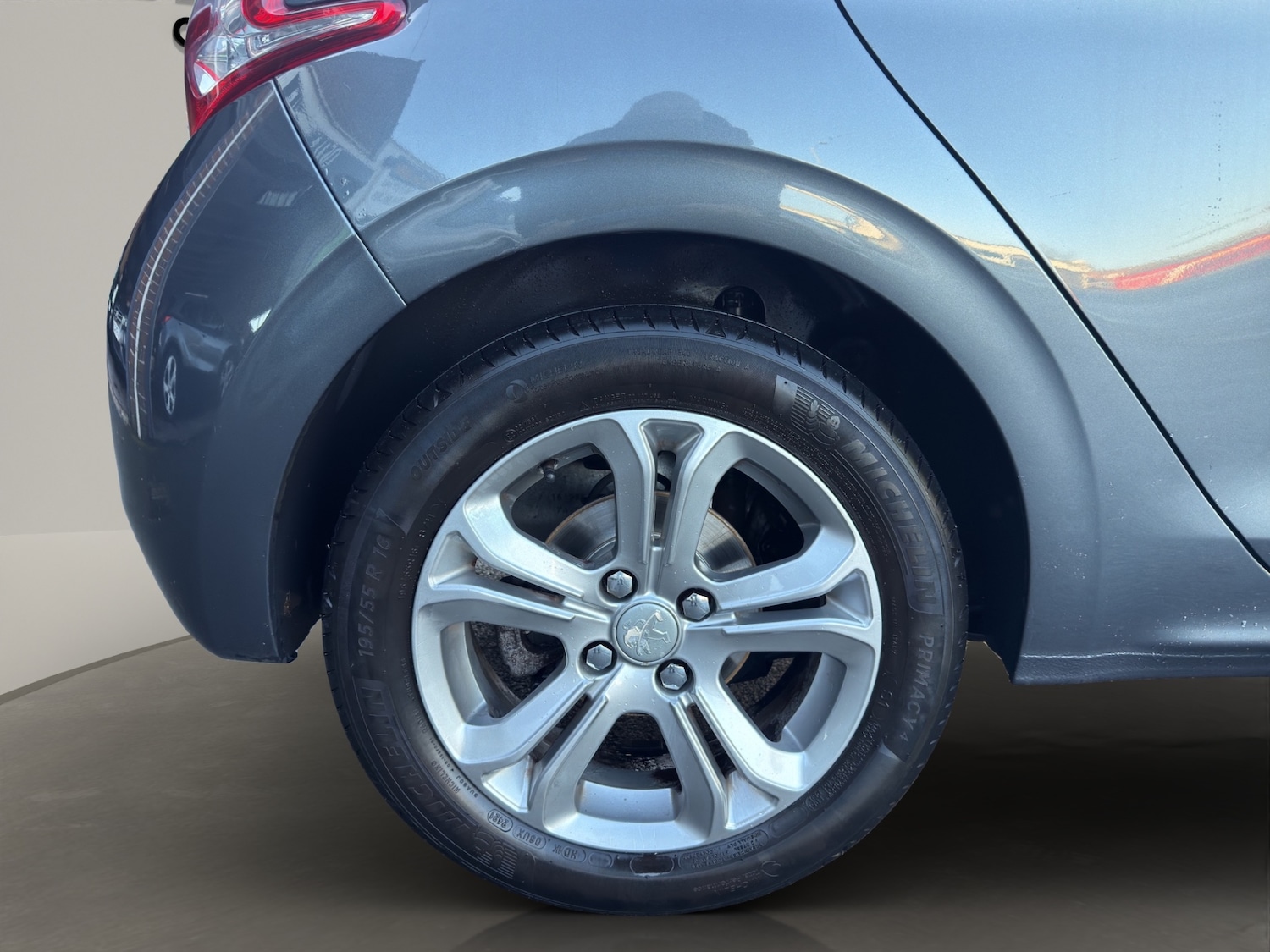 Used Peugeot 208 2014 for sale - 76982631: Photo 16