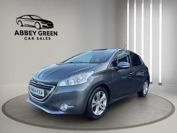 Used Peugeot 208 2014 for sale - 76982631: Photo