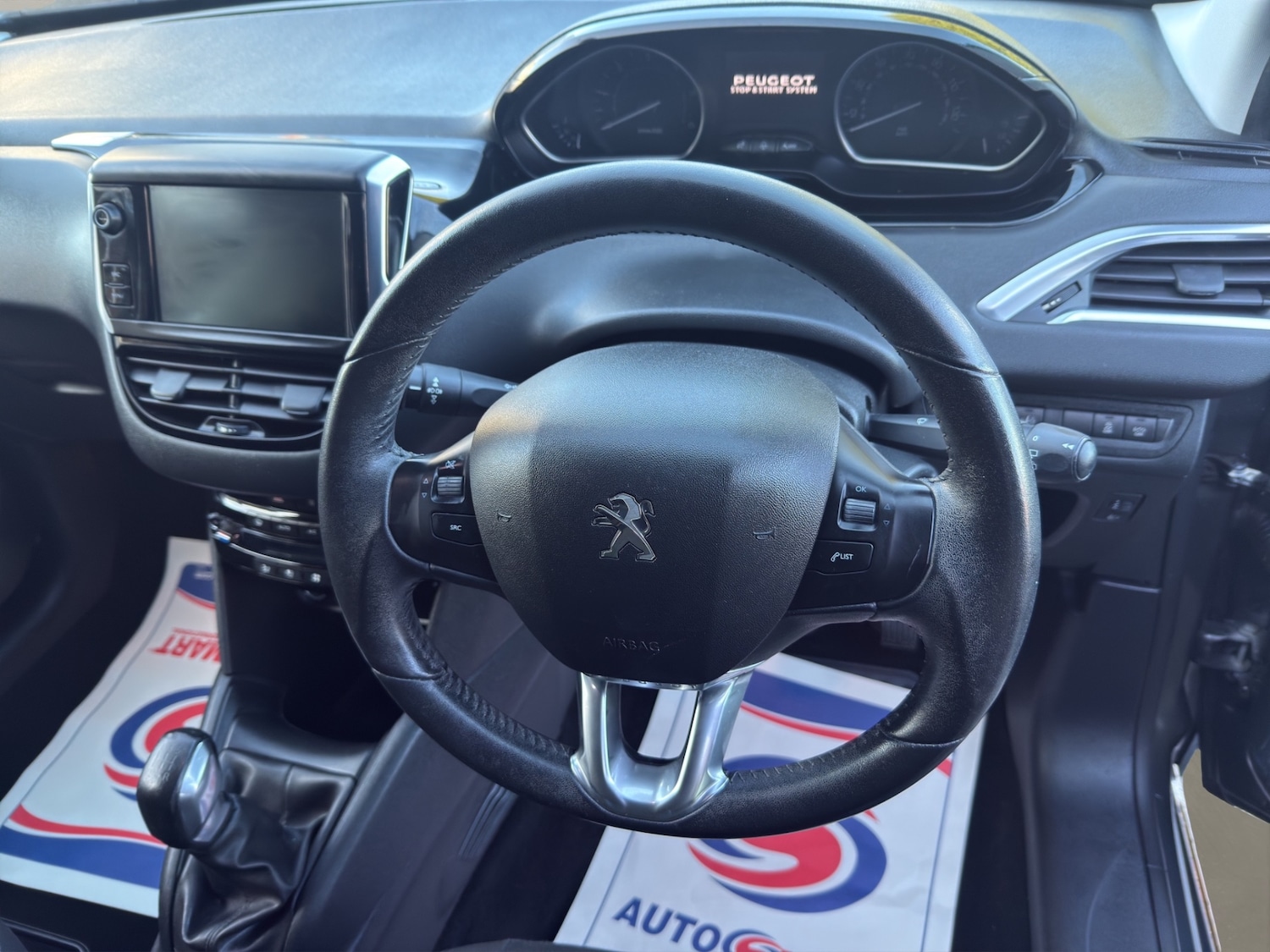 Used Peugeot 208 2014 for sale - 76982631: Photo 8