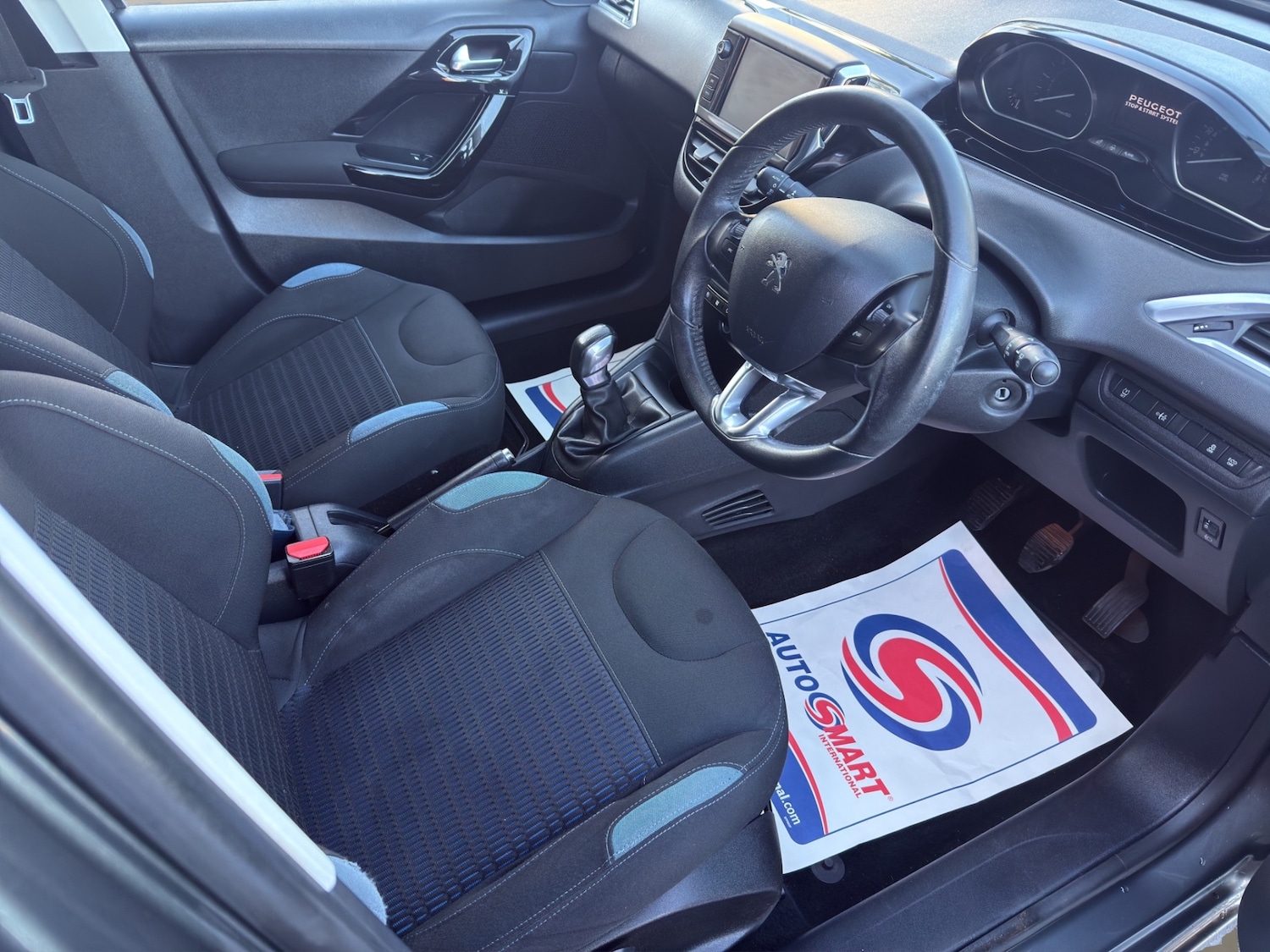 Used Peugeot 208 2014 for sale - 76982631: Photo 9