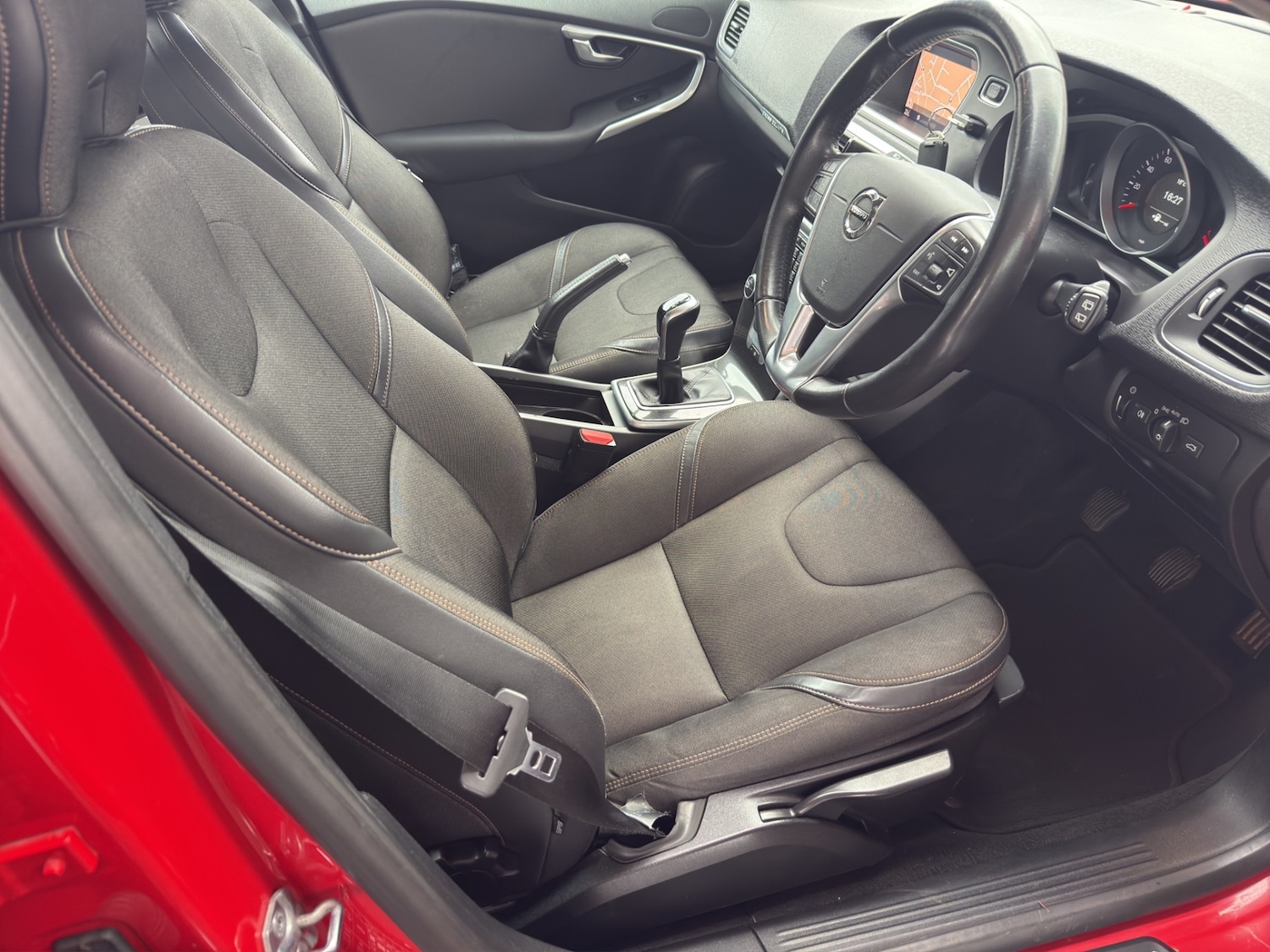 Used Volvo V40 2018 for sale - 76207374: Photo 10