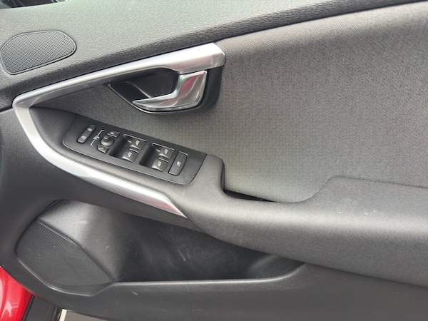 Used Volvo V40 2018 for sale - 76207374: Photo 13