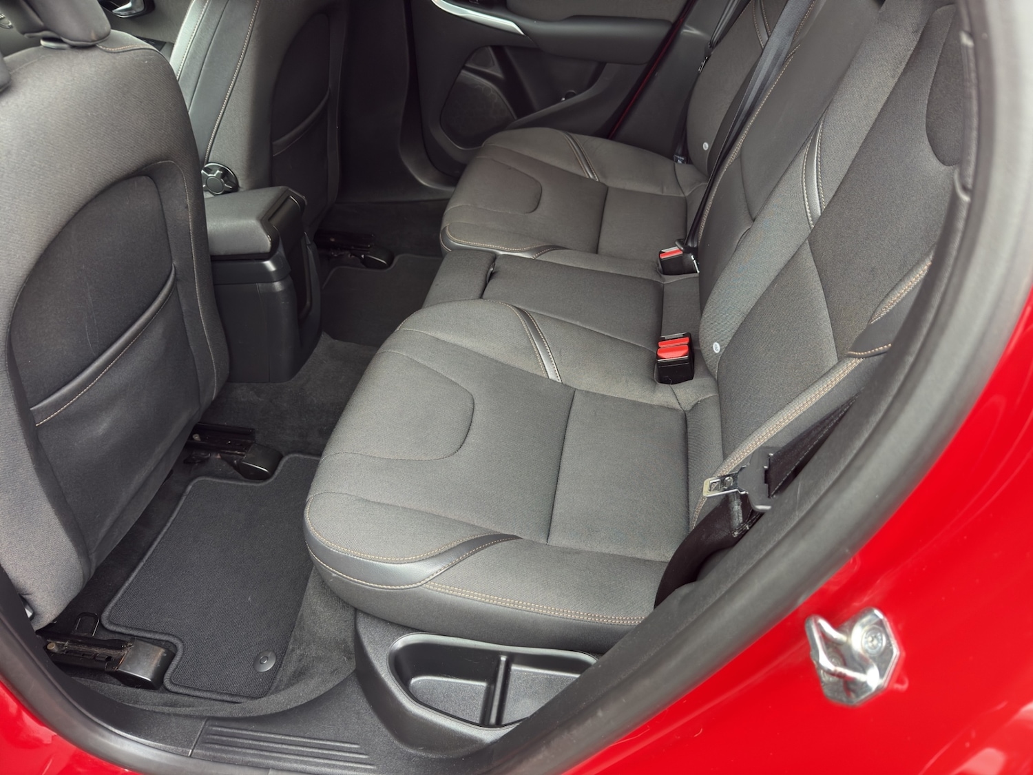 Used Volvo V40 2018 for sale - 76207374: Photo 16