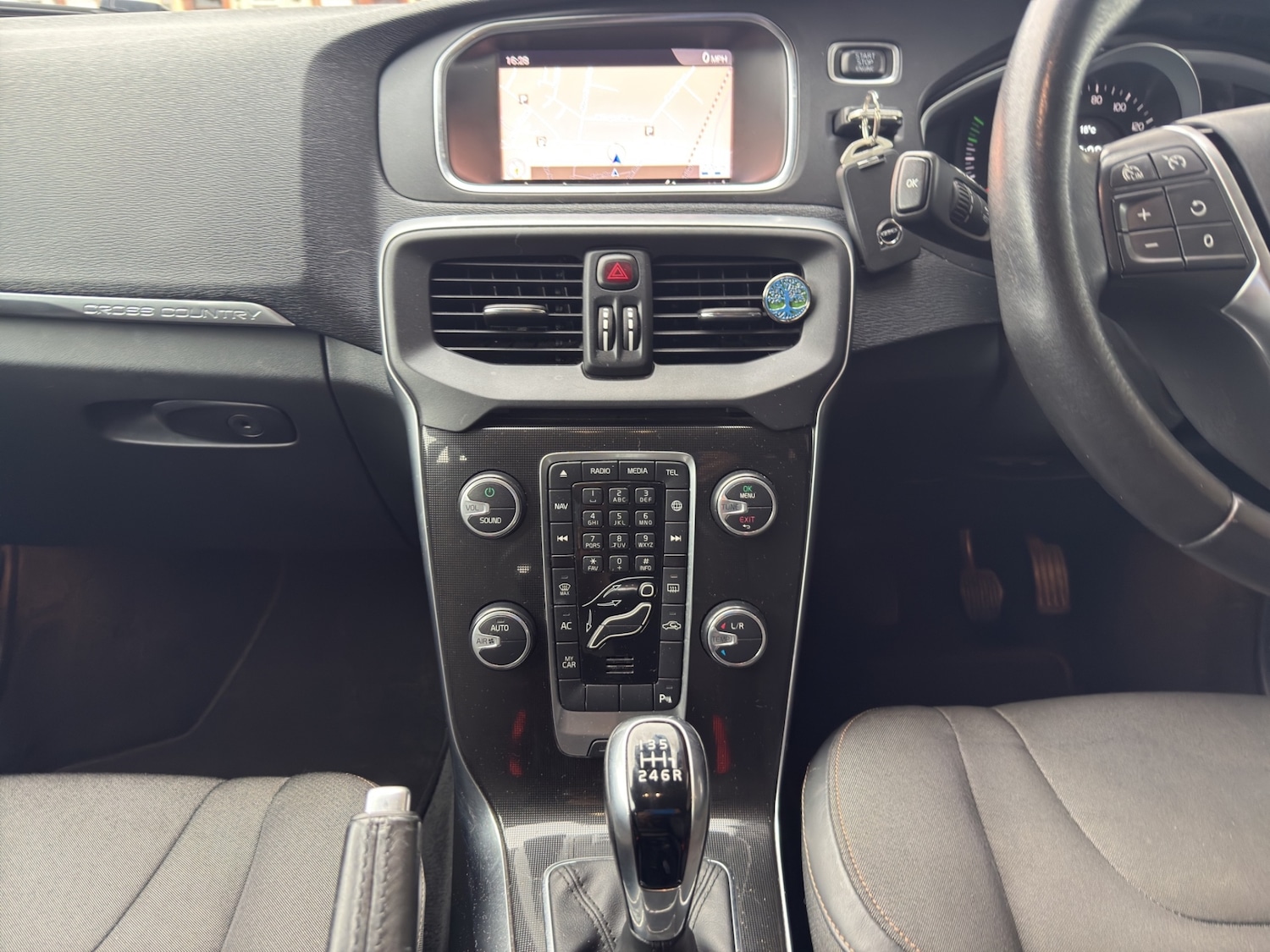 Used Volvo V40 2018 for sale - 76207374: Photo 17