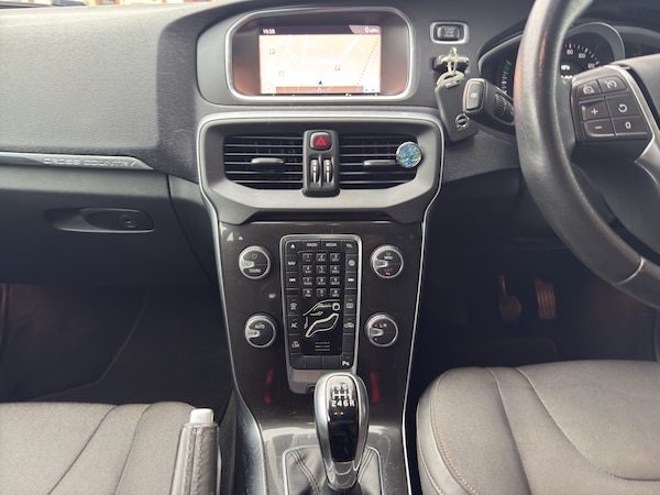 Used Volvo V40 2018 for sale - 76207374: Photo 17