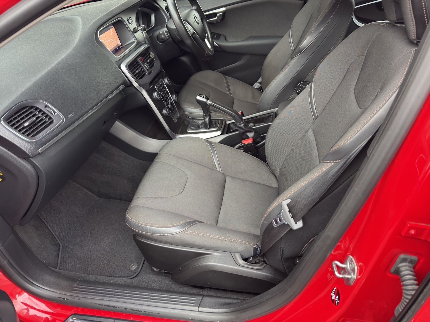 Used Volvo V40 2018 for sale - 76207374: Photo 18