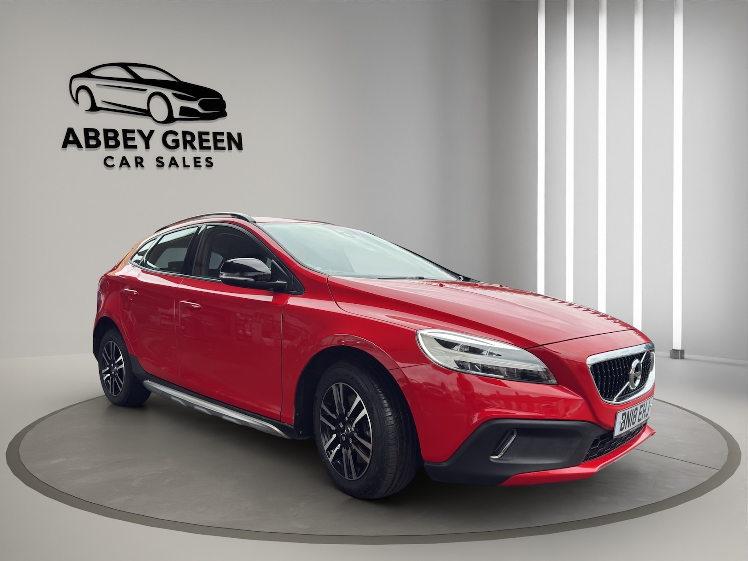 Used Volvo V40 2018 for sale - 76207374: Photo 2