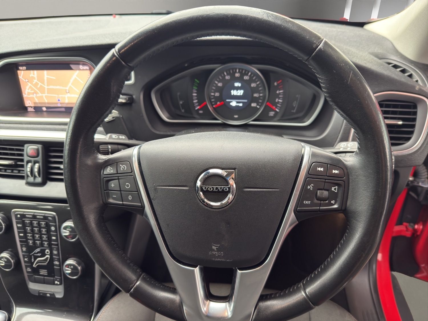 Used Volvo V40 2018 for sale - 76207374: Photo 9